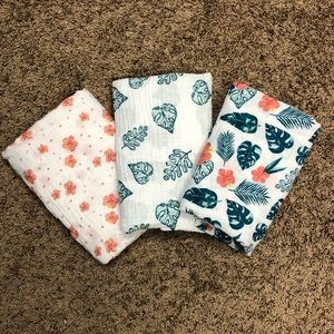 3 Cotton Swaddle Blankets